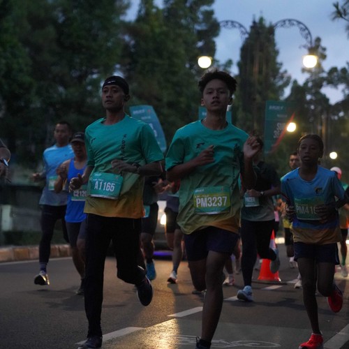 Race photo from BAUR RUN 2025