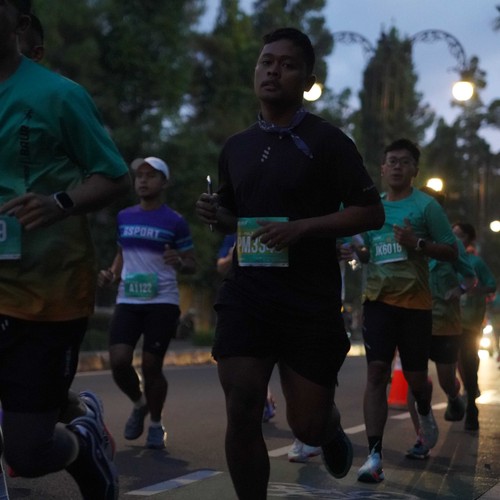Race photo from BAUR RUN 2025