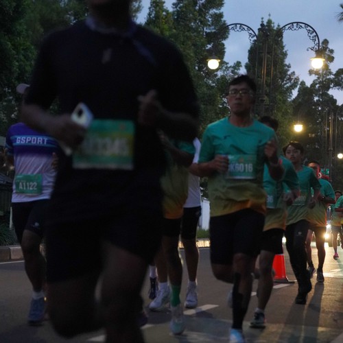 Race photo from BAUR RUN 2025