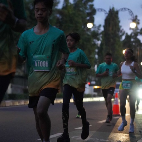 Race photo from BAUR RUN 2025