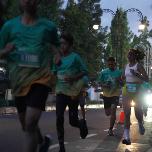 Race photo from BAUR RUN 2025