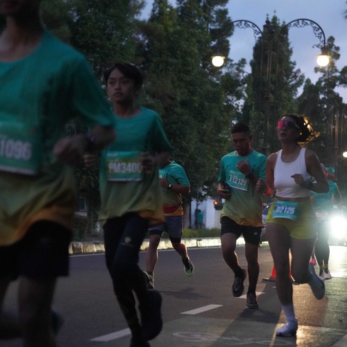 Race photo from BAUR RUN 2025