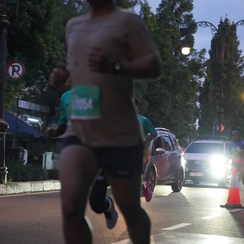 Race photo from BAUR RUN 2025