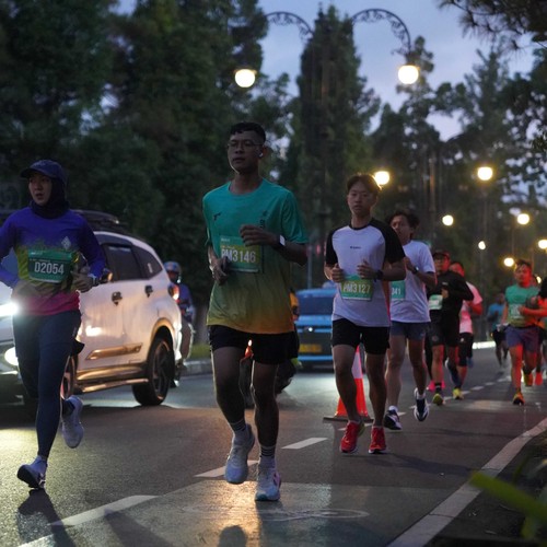 Race photo from BAUR RUN 2025