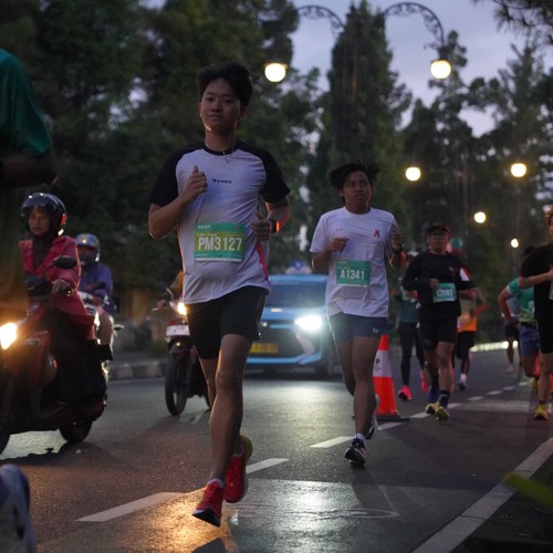 Race photo from BAUR RUN 2025