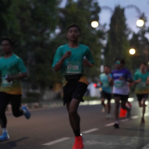 Race photo from BAUR RUN 2025