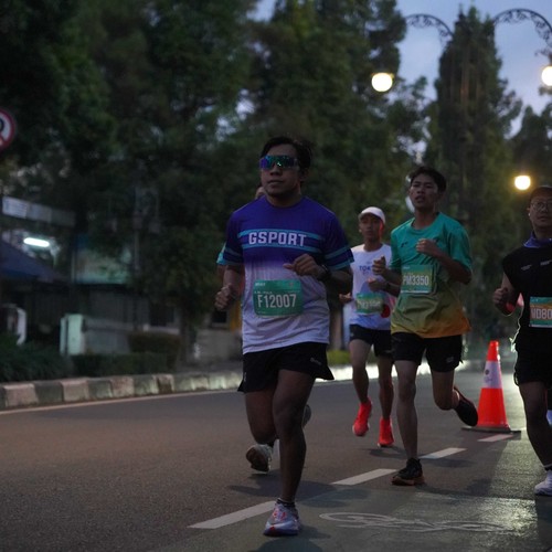 Race photo from BAUR RUN 2025