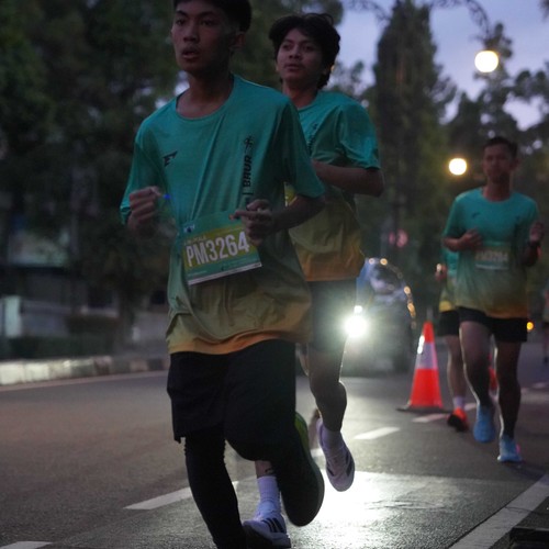Race photo from BAUR RUN 2025