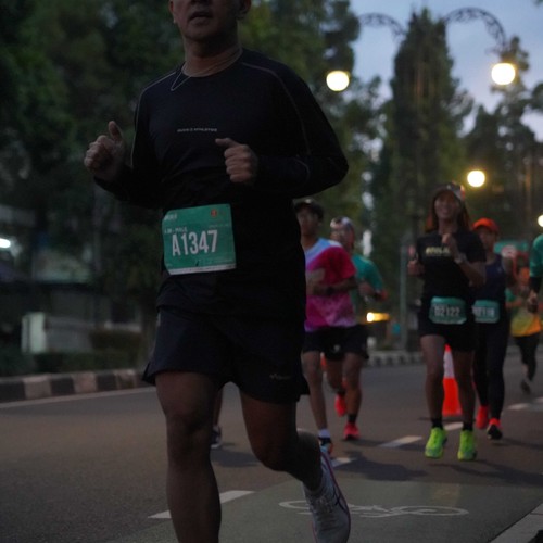 Race photo from BAUR RUN 2025