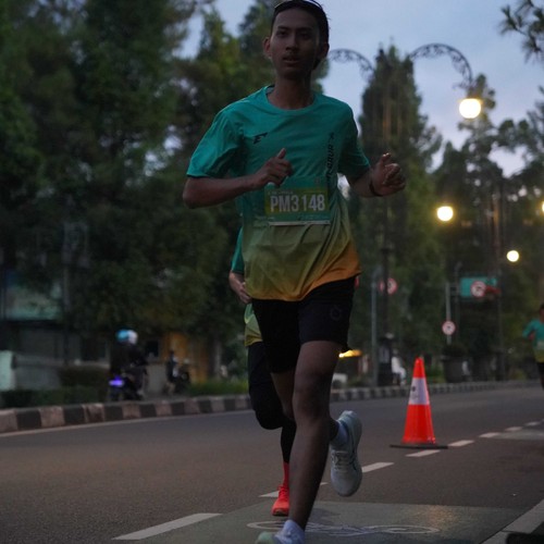 Race photo from BAUR RUN 2025
