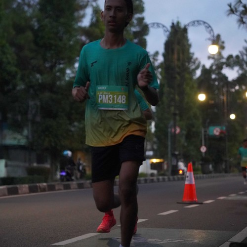 Race photo from BAUR RUN 2025