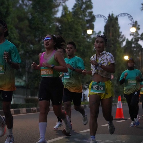 Race photo from BAUR RUN 2025
