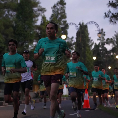 Race photo from BAUR RUN 2025