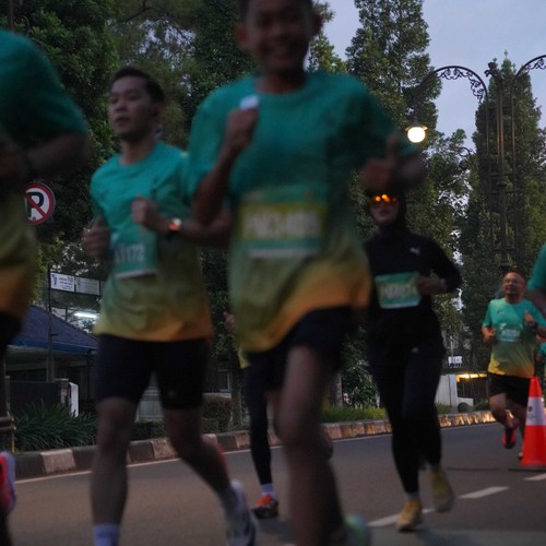Race photo from BAUR RUN 2025