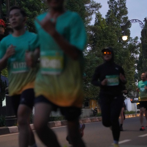 Race photo from BAUR RUN 2025