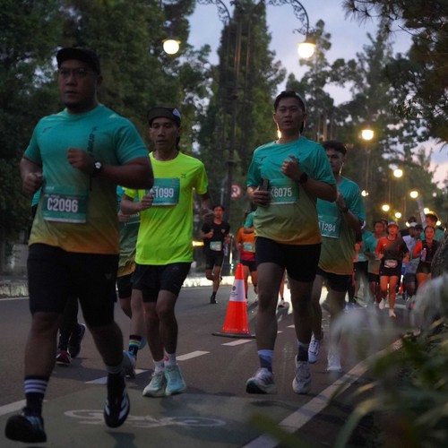 Race photo from BAUR RUN 2025