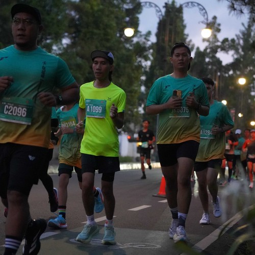 Race photo from BAUR RUN 2025