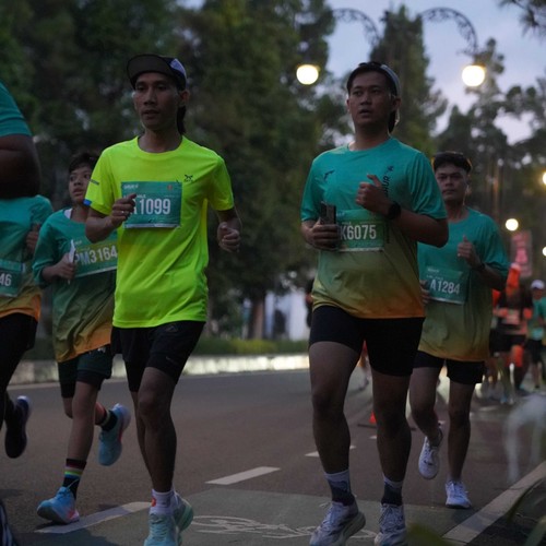 Race photo from BAUR RUN 2025