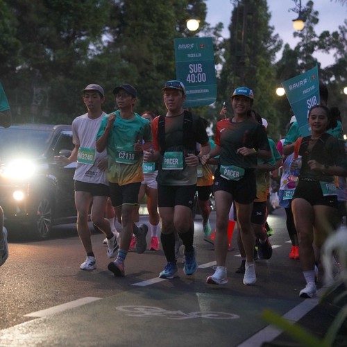 Race photo from BAUR RUN 2025