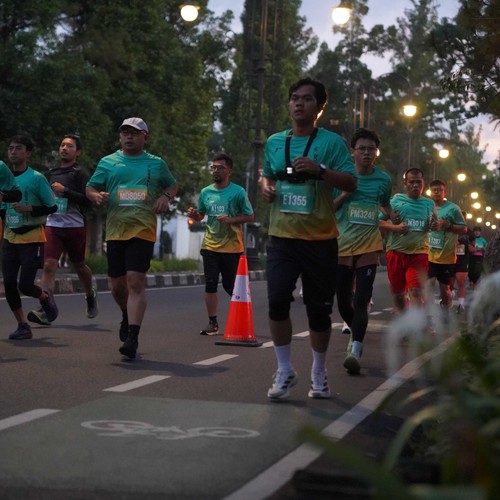 Race photo from BAUR RUN 2025