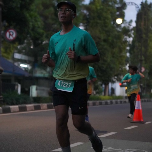 Race photo from BAUR RUN 2025