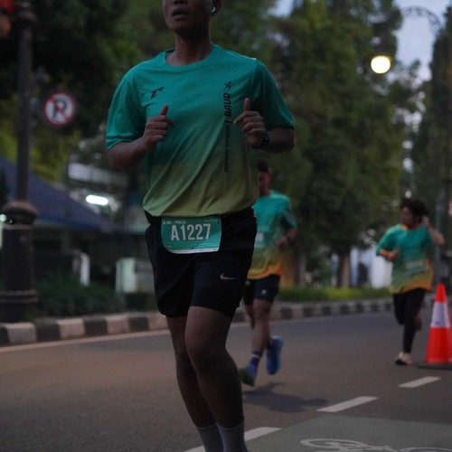 Race photo from BAUR RUN 2025
