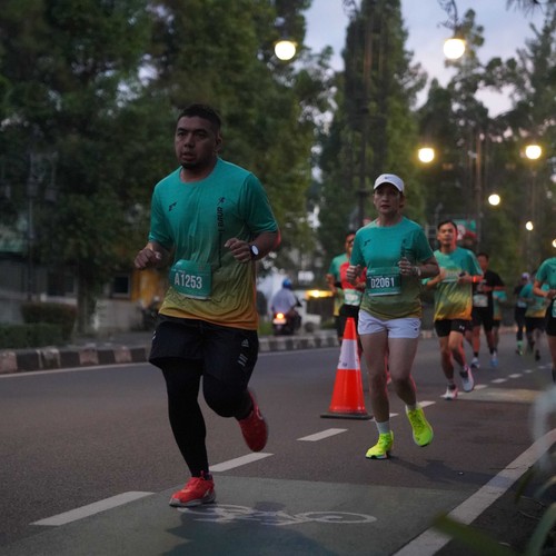 Race photo from BAUR RUN 2025