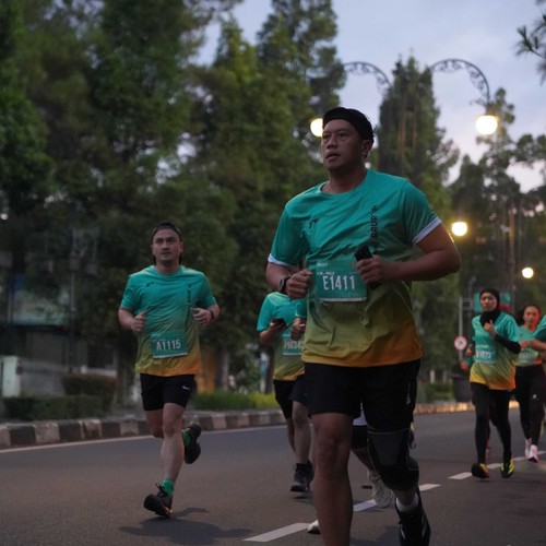 Race photo from BAUR RUN 2025