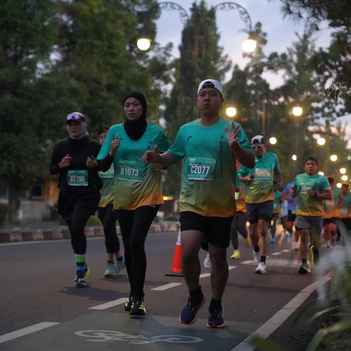 Race photo from BAUR RUN 2025
