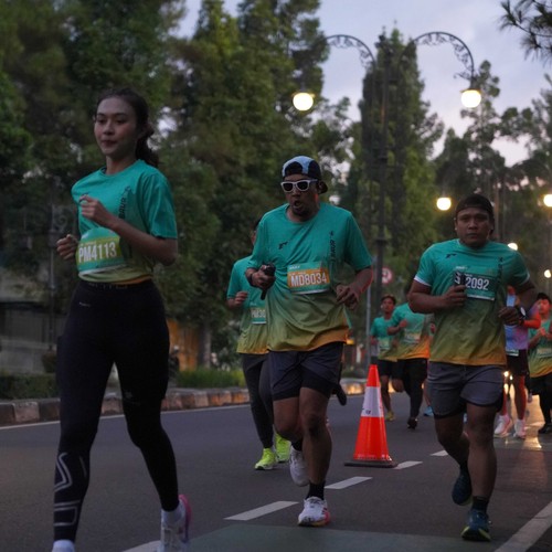 Race photo from BAUR RUN 2025