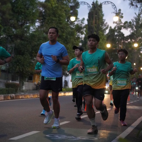 Race photo from BAUR RUN 2025