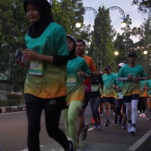 Race photo from BAUR RUN 2025
