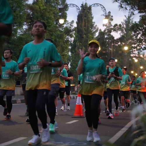 Race photo from BAUR RUN 2025