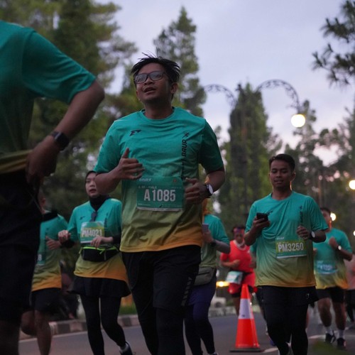 Race photo from BAUR RUN 2025