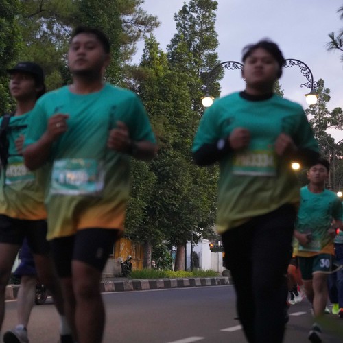 Race photo from BAUR RUN 2025