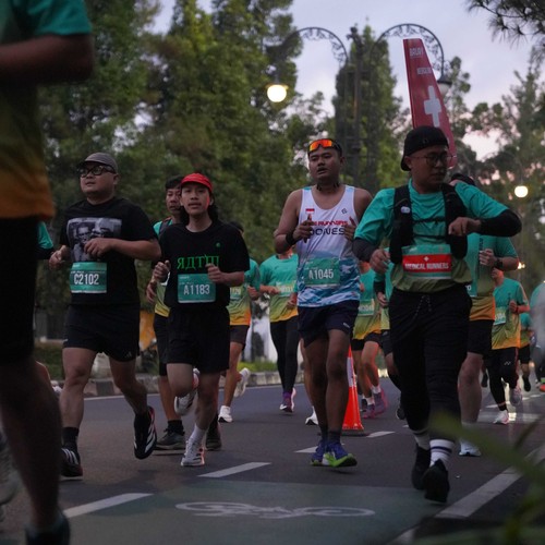Race photo from BAUR RUN 2025
