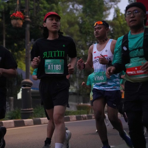 Race photo from BAUR RUN 2025