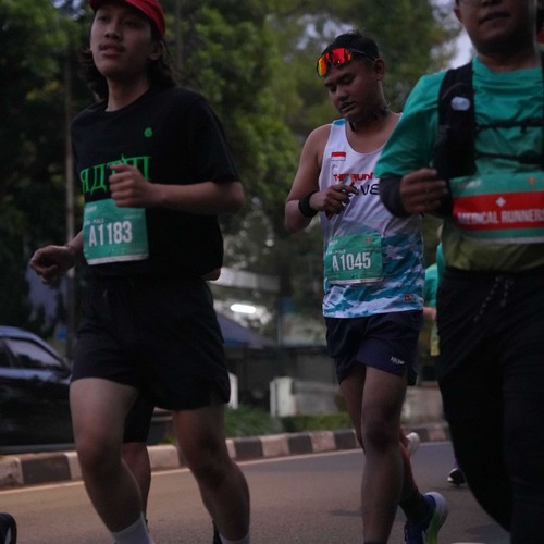 Race photo from BAUR RUN 2025