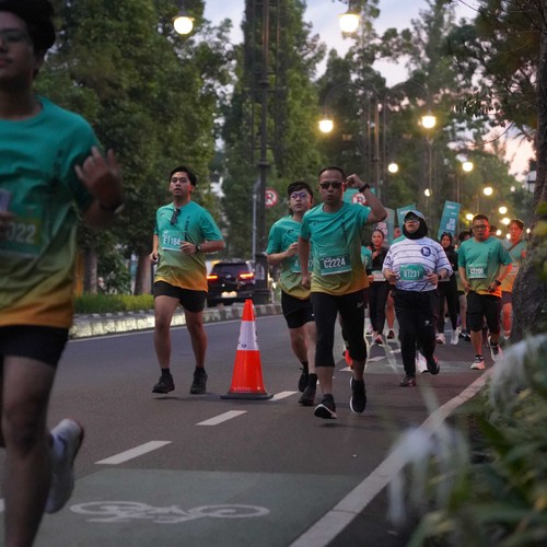 Race photo from BAUR RUN 2025