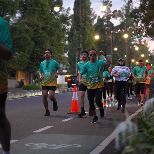 Race photo from BAUR RUN 2025