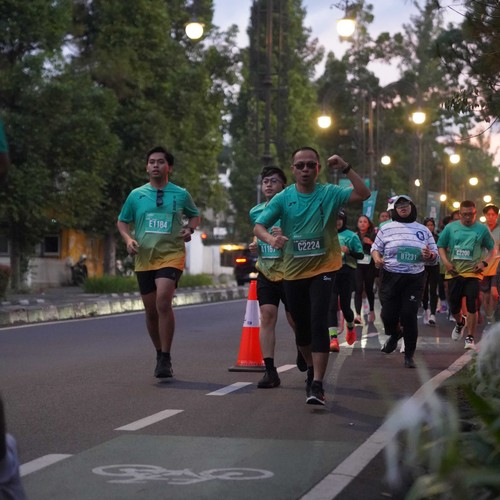 Race photo from BAUR RUN 2025