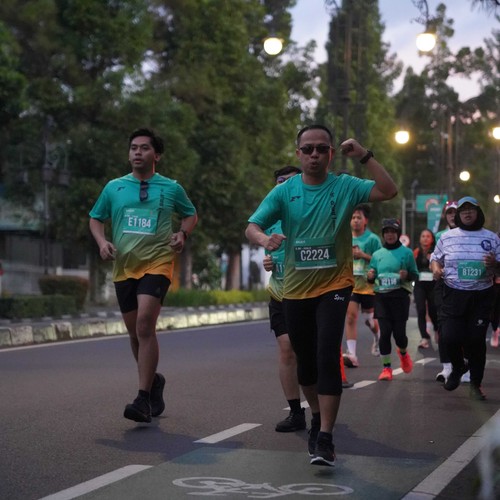 Race photo from BAUR RUN 2025