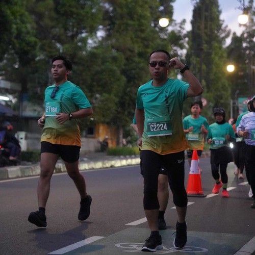 Race photo from BAUR RUN 2025