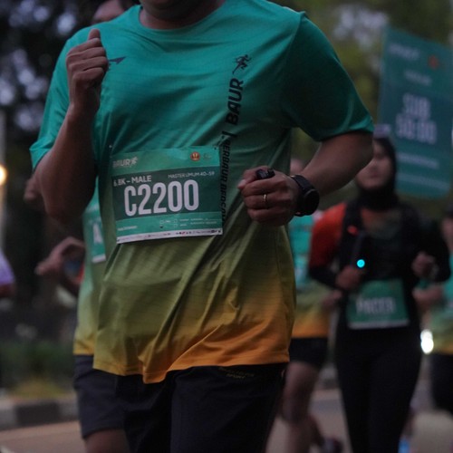 Race photo from BAUR RUN 2025