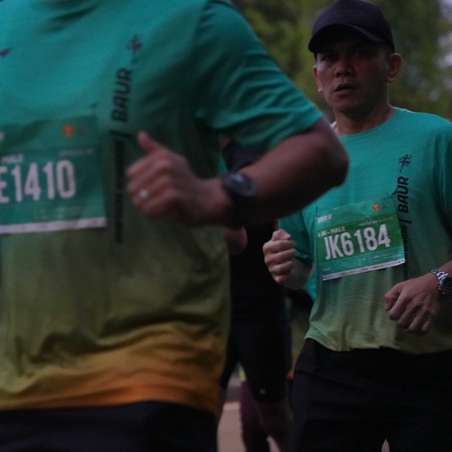 Race photo from BAUR RUN 2025