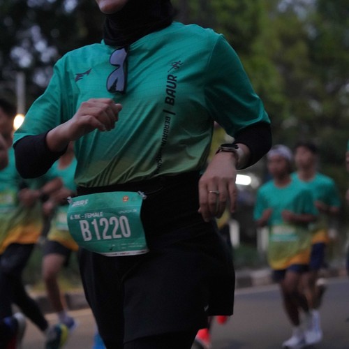 Race photo from BAUR RUN 2025