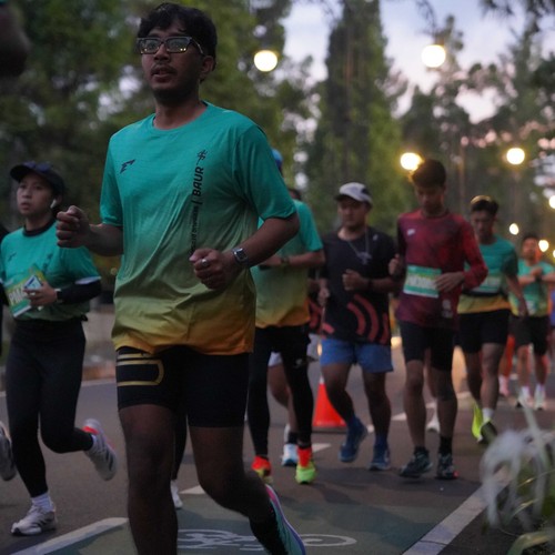 Race photo from BAUR RUN 2025
