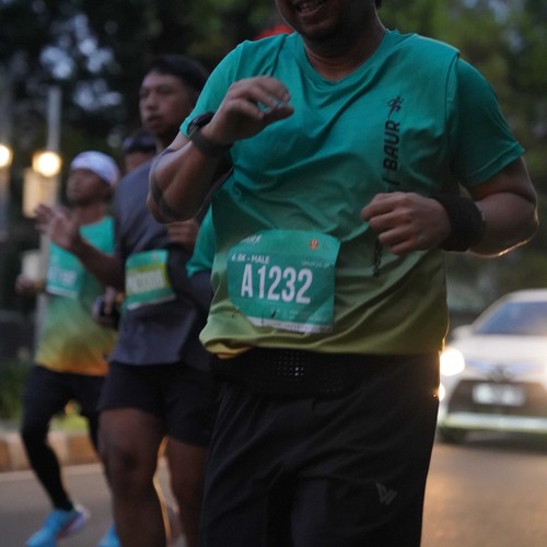 Race photo from BAUR RUN 2025