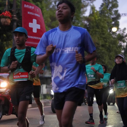 Race photo from BAUR RUN 2025