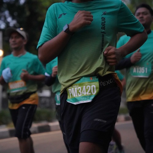 Race photo from BAUR RUN 2025